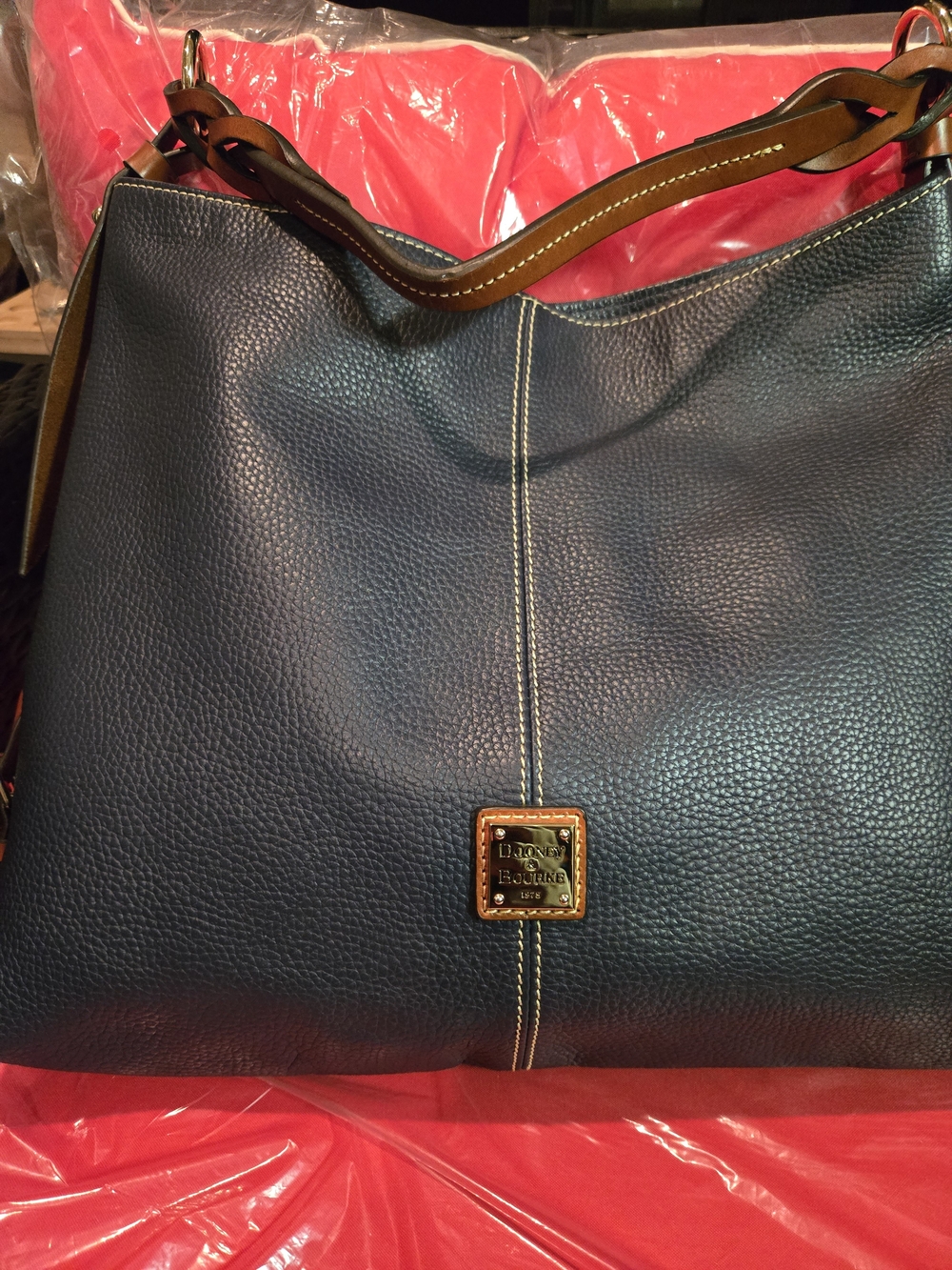 Dooney & Bourke Navy Pebbled Leather Shoulder Bag🐣